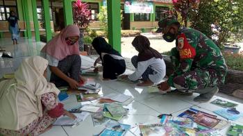 TMMD Bojonegoro, Koptu Mufti Luangkan Waktu Bantu Warga Binaan
